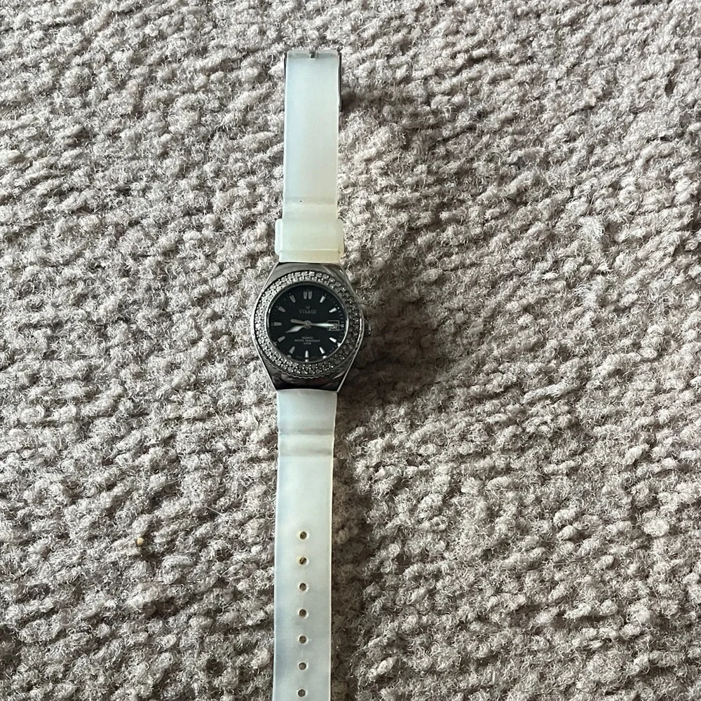Elegant Black and Silver Women’s Watch